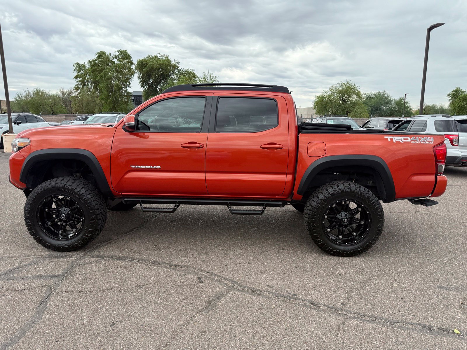 Used 2017 Toyota Tacoma TRD Off-Road AWD/4WD image 8