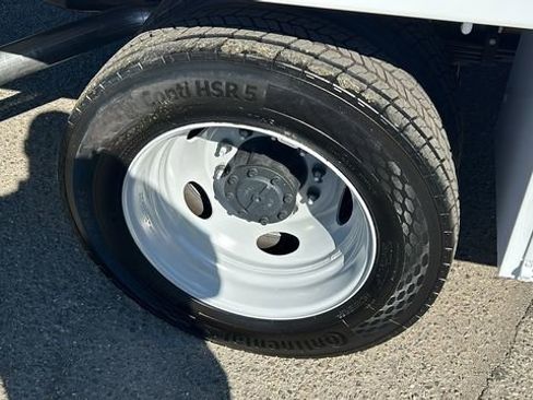 New 2025 Ford F550 2WD Regular Cab Super Duty image 18