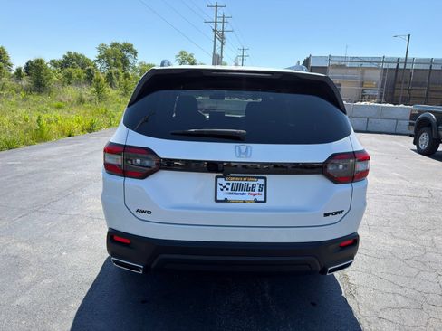 Used 2025 Honda Pilot Sport image 7