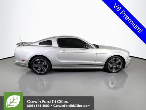 Used 2013 Ford Mustang Premium w/ V6 Performance Pkg RWD image 17