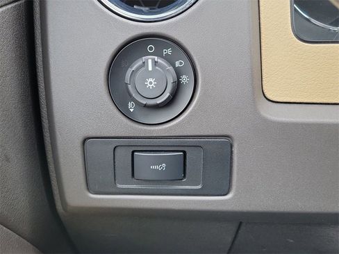 Used 2013 Ford F150 XLT w/ Luxury Equipment Group image 12