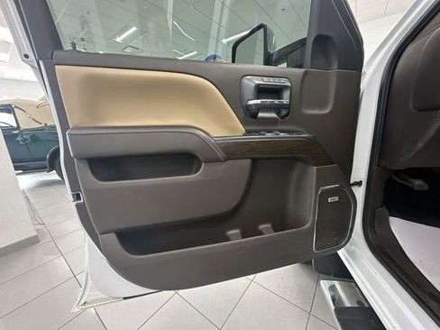 Used 2018 GMC Sierra 2500 Denali image 25