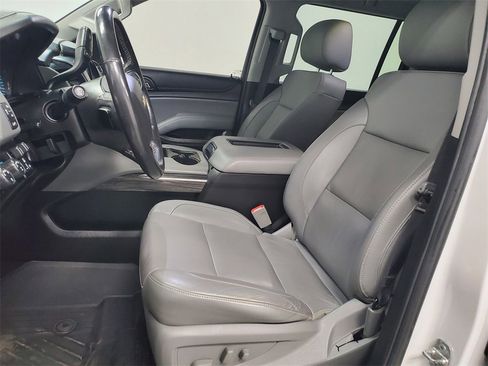 Used 2019 Chevrolet Suburban LT w/ Max Trailering Package image 6