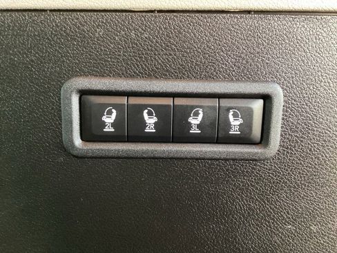 Used 2022 Jeep Wagoneer Series II w/ Premium Group I image 17