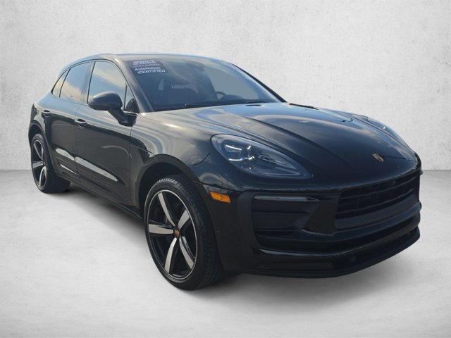 Used 2022 Porsche Macan AWD/4WD image 3