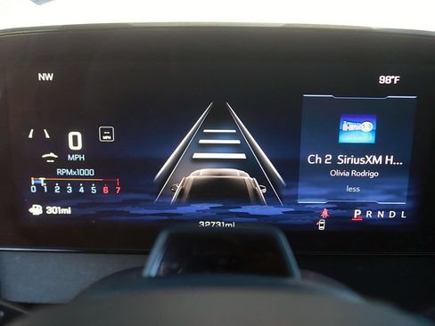 Used 2024 Chevrolet Traverse RS FWD image 22