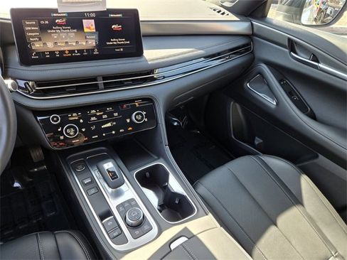 Certified 2025 INFINITI QX60 Luxe w/ Black Edition image 18