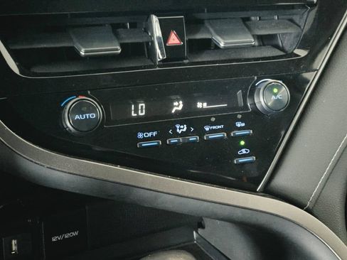 Used 2023 Toyota Camry SE FWD image 24
