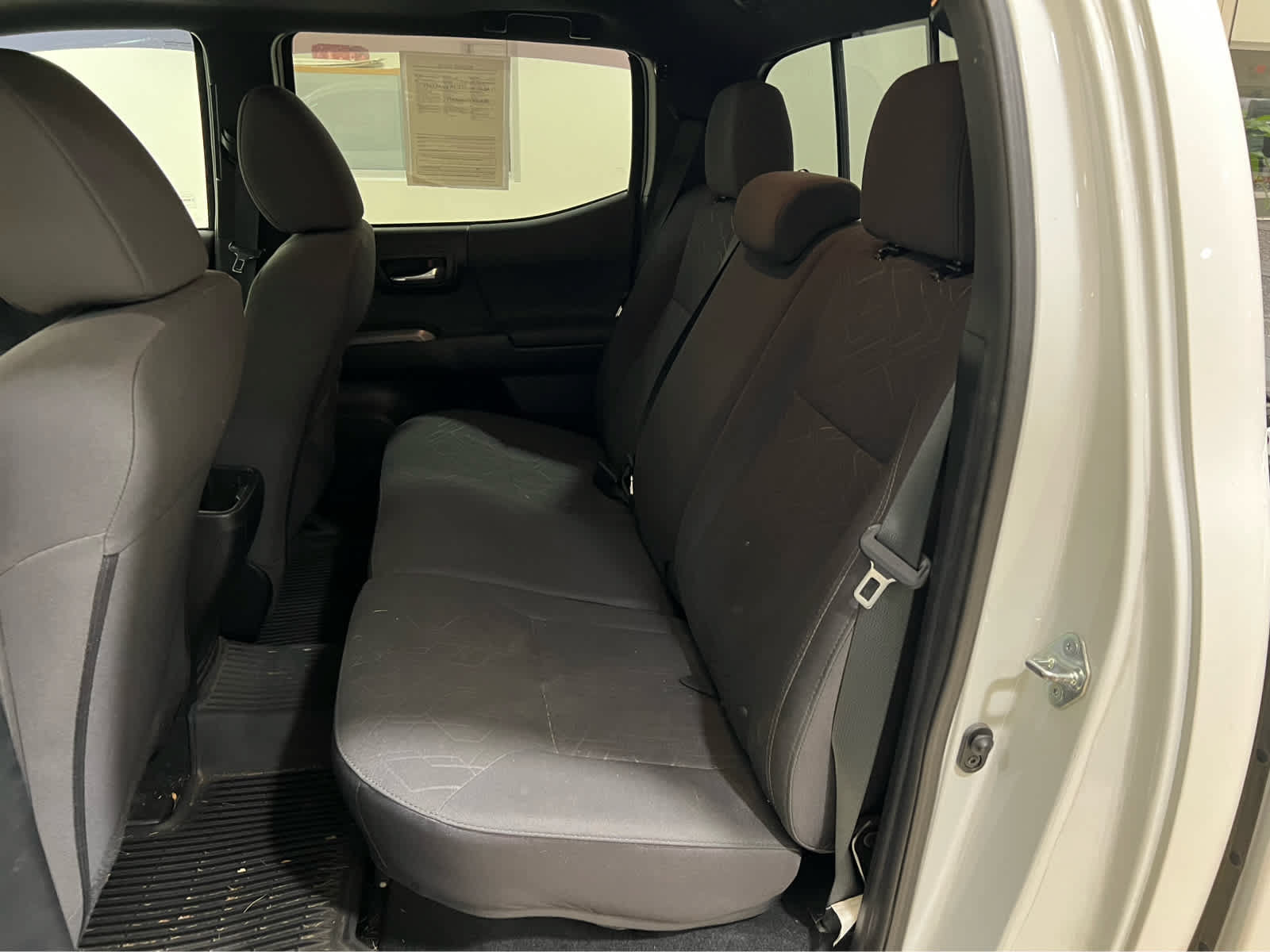 Used 2017 Toyota Tacoma TRD Sport AWD/4WD image 8
