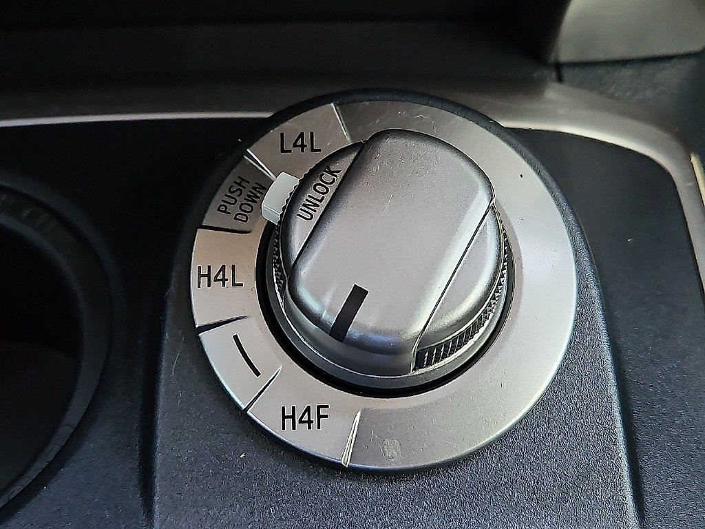 Used 2024 Toyota 4Runner Limited AWD/4WD image 25