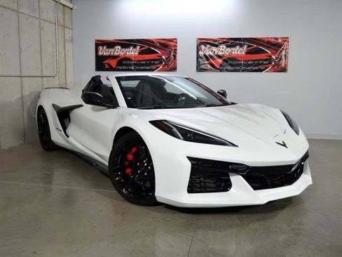Used 2024 Chevrolet Corvette Z06 image 1