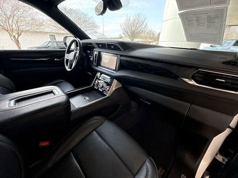 Certified 2022 GMC Yukon XL Denali w/ Denali Ultimate Package image 30