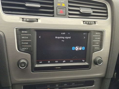 Used 2016 Volkswagen Golf S image 14