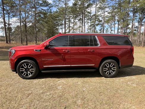 Used 2021 GMC Yukon XL SLT w/ SLT Luxury Plus Package image 2