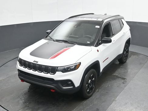 Used 2024 Jeep Compass Trailhawk image 41