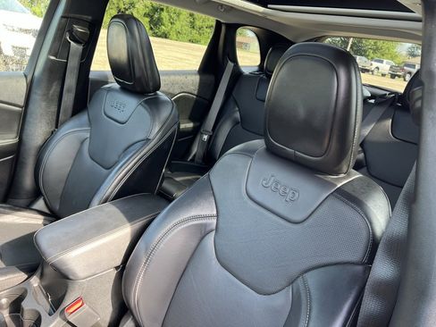 Used 2022 Jeep Cherokee Limited w/ Mopar Interior Package image 29