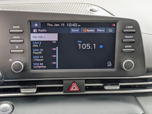 Used 2021 Hyundai Elantra SEL image 17