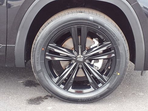 Used 2023 Volkswagen Atlas SEL R-Line image 33