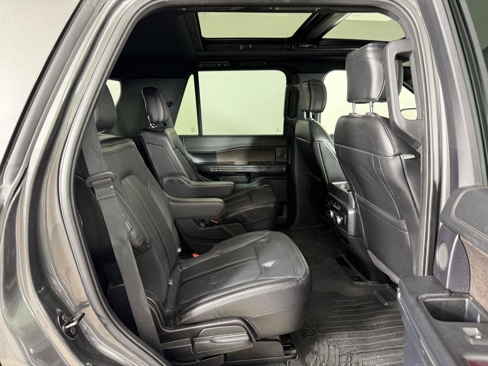 Used 2019 Ford Expedition Limited w/ Equipment Group 301A AWD/4WD image 15