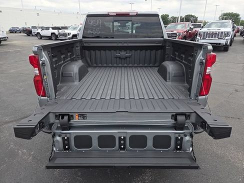 New 2026 Chevrolet Silverado 1500 RST w/ Dark Appearance Package AWD/4WD image 23