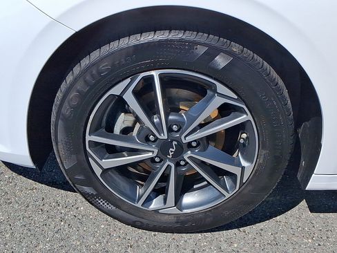Used 2023 Kia Forte LXS FWD image 8