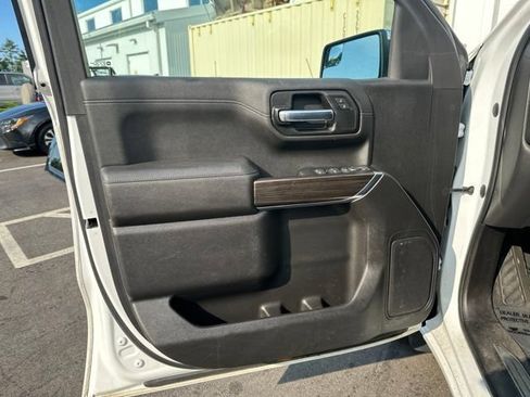 Used 2021 Chevrolet Silverado 1500 LT AWD/4WD image 18