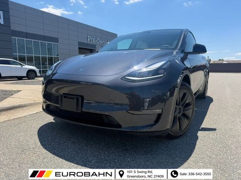 Used 2024 Tesla Model Y Long Range AWD/4WD image 1
