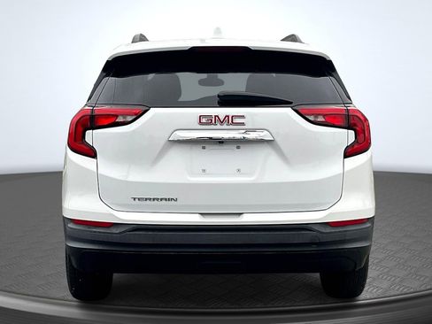 Used 2020 GMC Terrain SLE w/ Driver Convenience Package image 4
