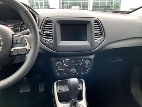 Used 2021 Jeep Compass Sport image 8