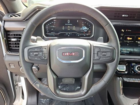 Used 2024 GMC Sierra 1500 AT4 w/ Technology Package AWD/4WD image 21