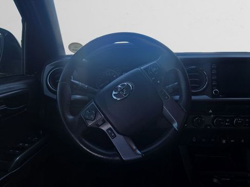 Used 2022 Toyota Tacoma TRD Off-Road image 13