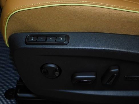 Used 2025 Volkswagen ID. Buzz 1st Edition image 35