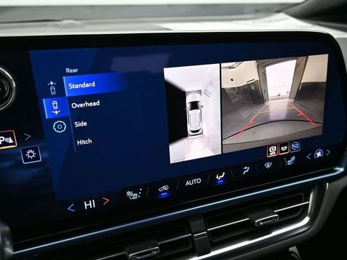 New 2026 Chevrolet Equinox EV LT FWD image 30