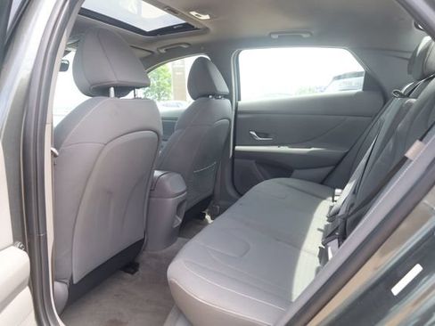 Certified 2025 Hyundai Elantra SEL FWD image 21