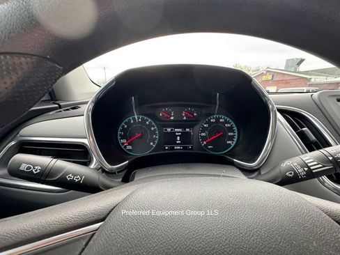 Used 2019 Chevrolet Equinox LS AWD/4WD image 17