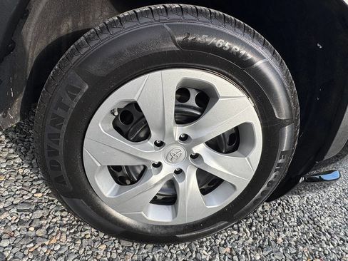 Used 2020 Toyota RAV4 LE w/ All Weather Liner Package AWD/4WD image 25