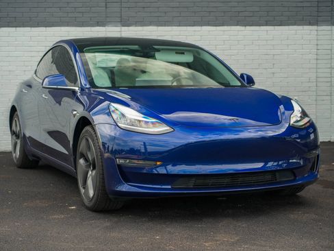 Used 2018 Tesla Model 3 Long Range AWD/4WD image 3