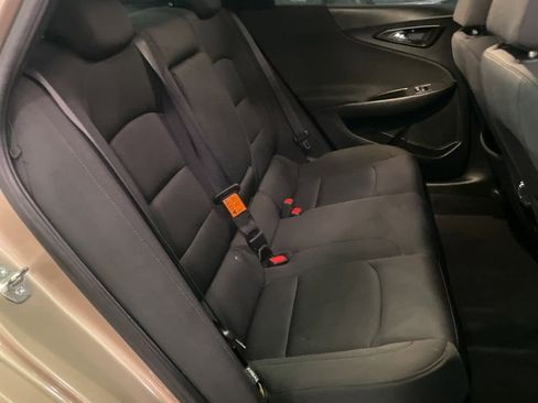 Used 2018 Chevrolet Malibu LT w/ Driver Confidence Package image 12