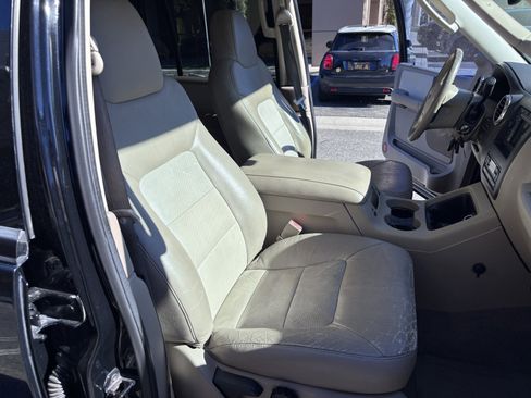Used 2004 Ford Expedition Eddie Bauer image 18