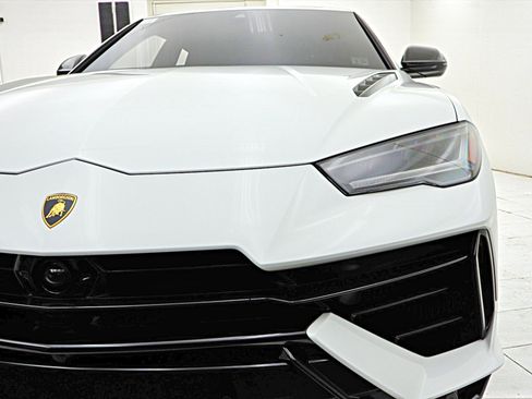Used 2024 Lamborghini Urus S image 11
