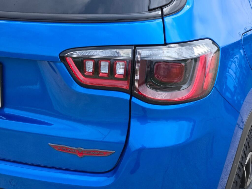 Certified 2025 Jeep Compass Trailhawk w/ Trailhawk Convenience Group AWD/4WD image 15