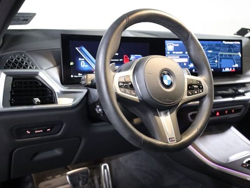 Used 2025 BMW X5 xDrive40i w/ M Sport Package AWD/4WD image 36