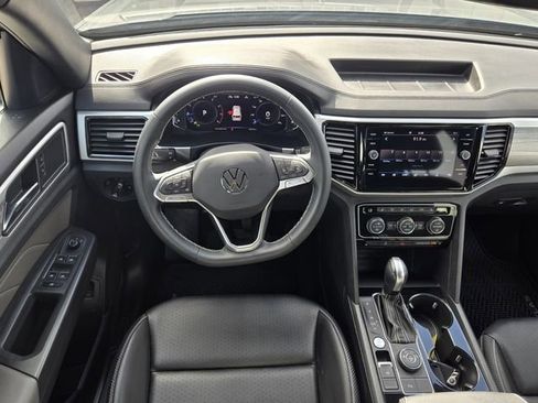 Used 2023 Volkswagen Atlas Cross Sport SE image 17