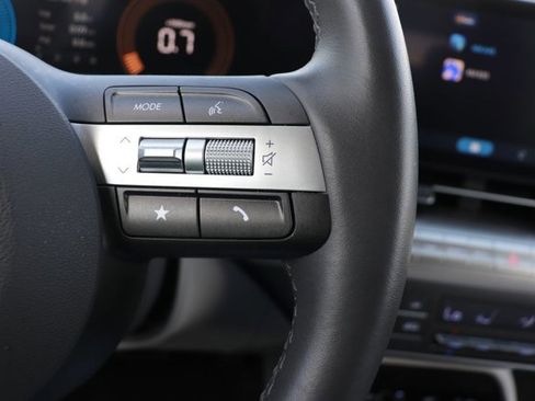 Used 2025 Hyundai Kona SEL image 18