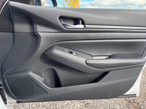 Used 2024 Nissan Altima 2.5 SV image 25