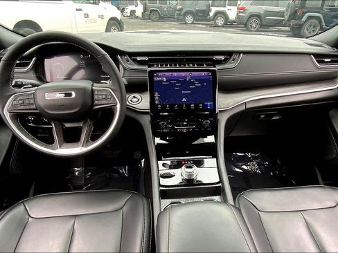 Certified 2025 Jeep Grand Cherokee Limited AWD/4WD image 15