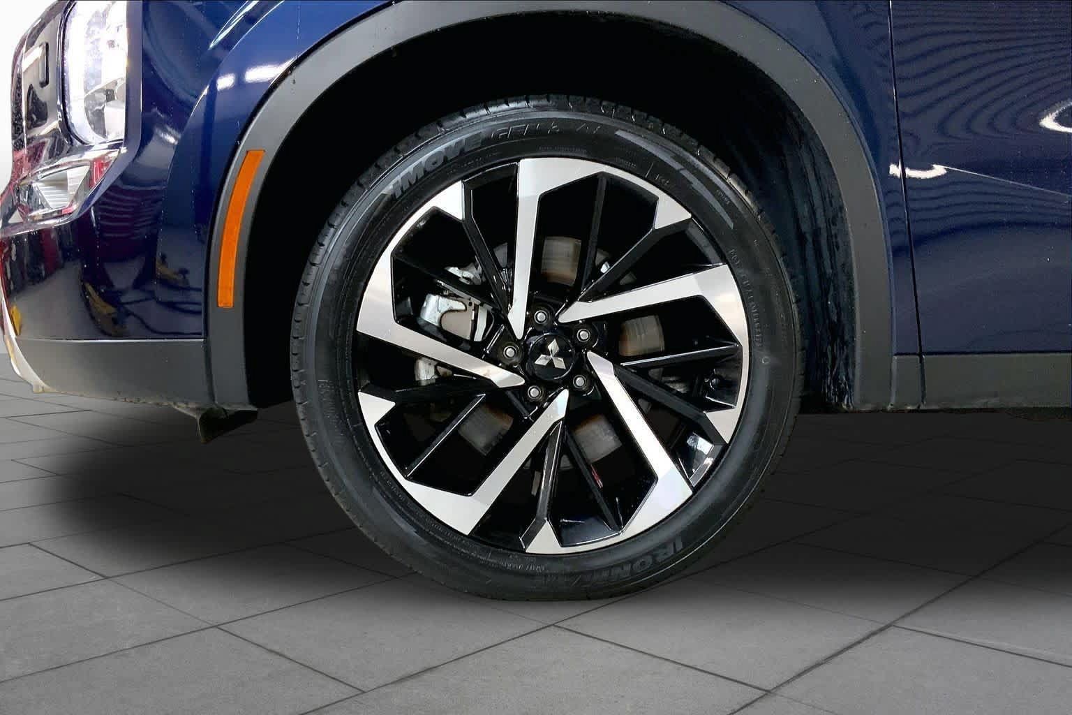 Used 2024 Mitsubishi Outlander SE AWD/4WD image 11