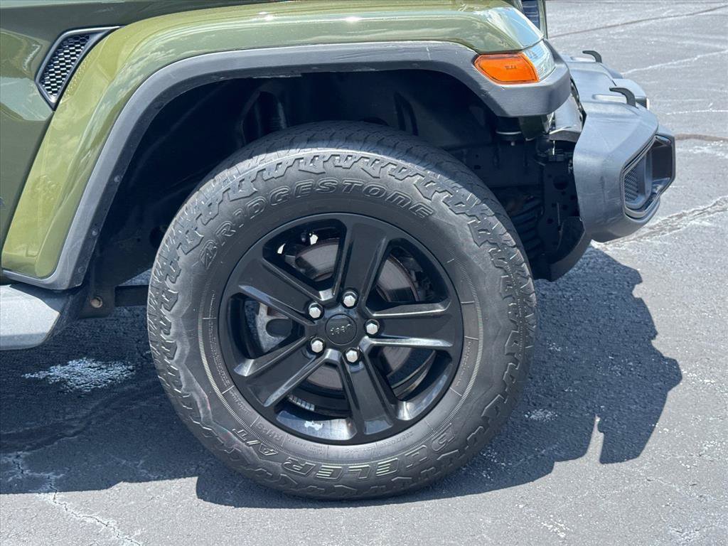 Used 2021 Jeep Wrangler Unlimited Sahara AWD/4WD image 9