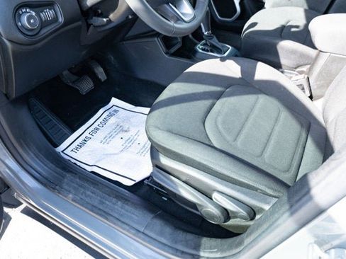 Used 2020 Jeep Renegade Latitude w/ UConnect 8.4 Nav Group image 25