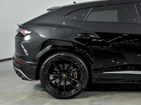 Used 2019 Lamborghini Urus image 13